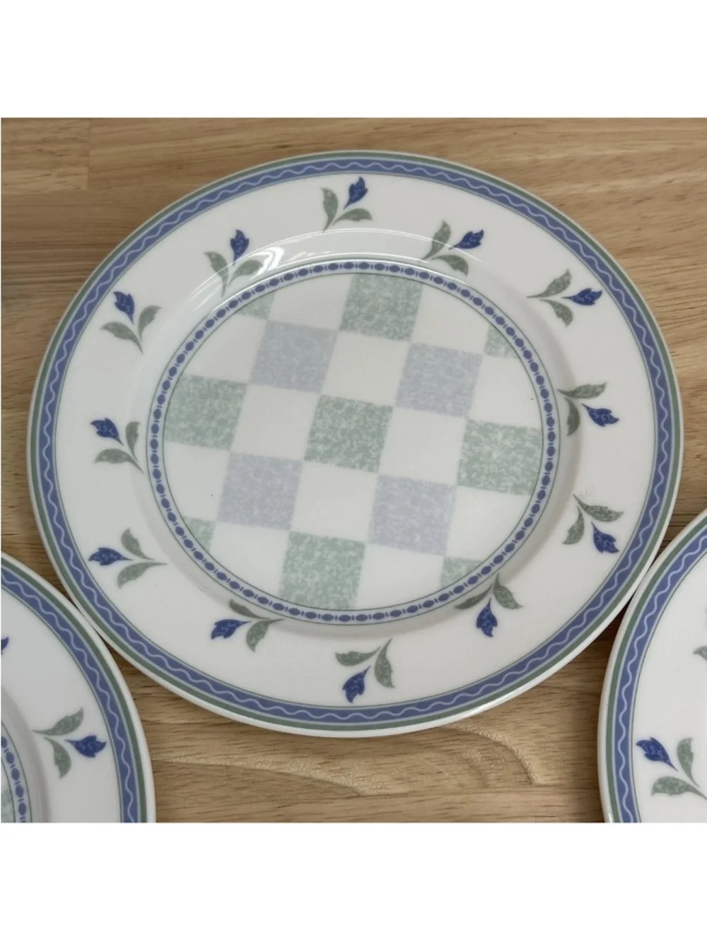 Vintage Oneida Gaiety Salad Round Plates Set 4 Blue Floral Check Porcelain Dish